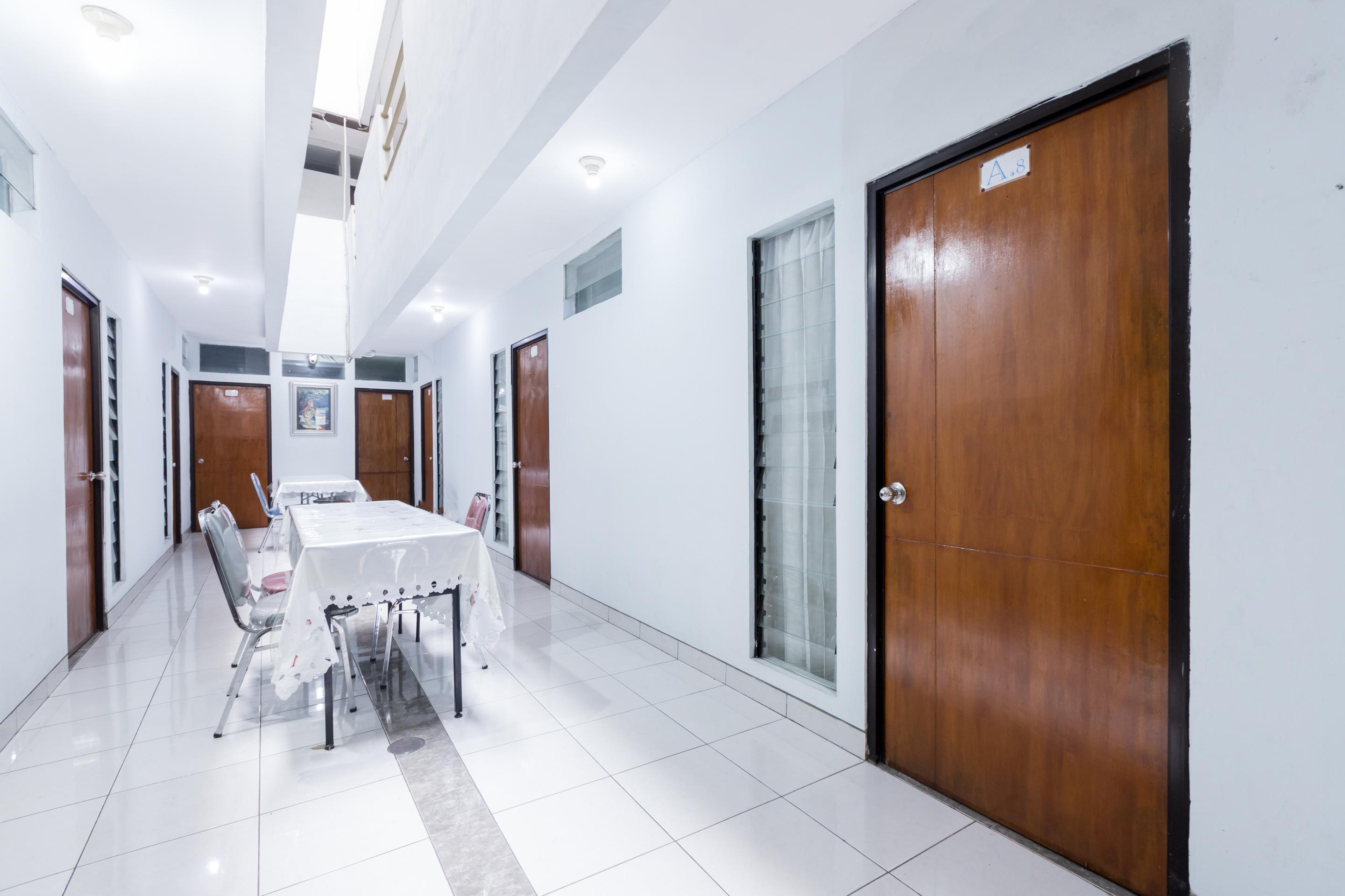 Super Oyo 1516 Cemara Gading Syariah Hotel Bogor Exterior photo